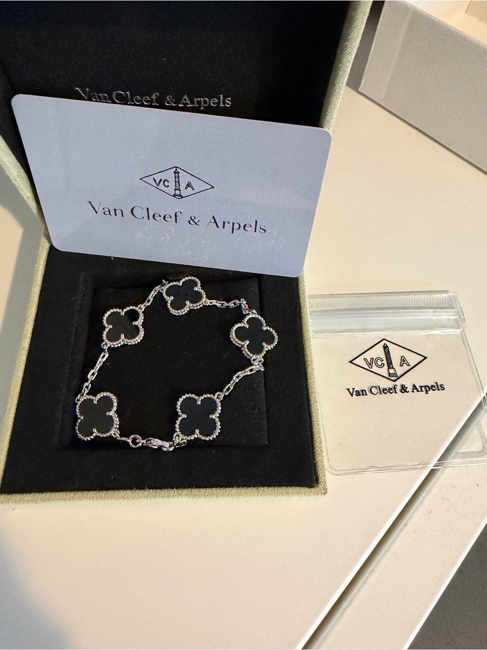 Silver & black VC bracelet🍀